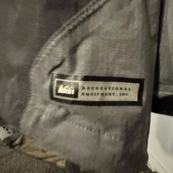 REI Men's E1 Elements Rain Jacket - Large - Picture 4 of 5